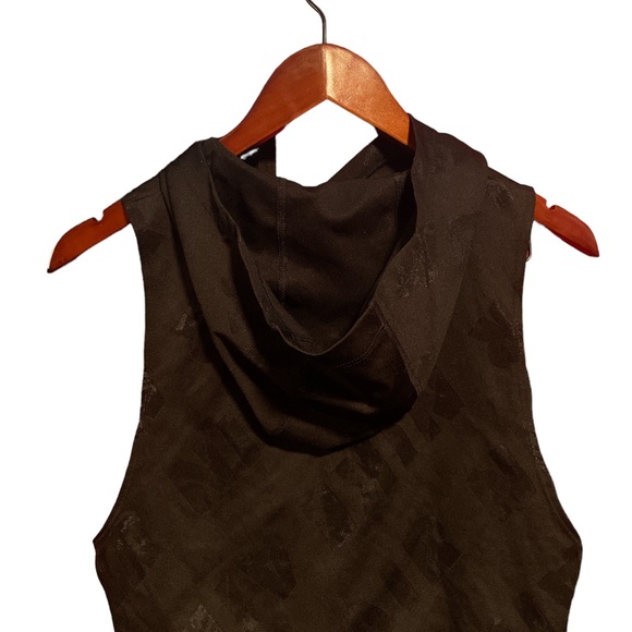 Nike Sleeveless Cropped Hoodie - Picture 4 of 4